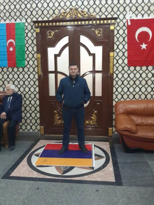 Azərbaycan toyunda Erməni bayrağı : qəribə addım FOTO