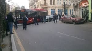 Avtobusu qəza törətdi, bir qadın öldü - Bakıda