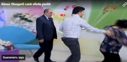 Canlı yayımda yıxılan Almaz od püskürdü: "Məgər aclıqdan çıxmışam ki ..." - VİDEO