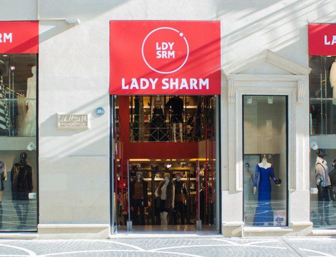 Saxta mallar satan "Lady Sharm" hələ də fəaliyyətini davam etdirir: - Müəmmalı vəziyyət